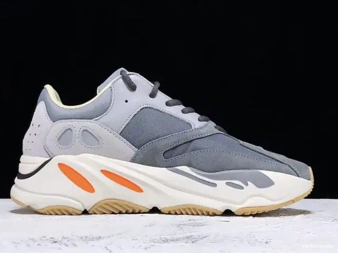 'Magnet' Boost Yeezy 700 FV9922 Adidas v2 0503